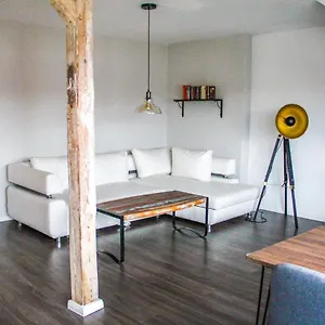 Exklusive 2 Zi. Dachgeschosswohnung In Lage! BRE
